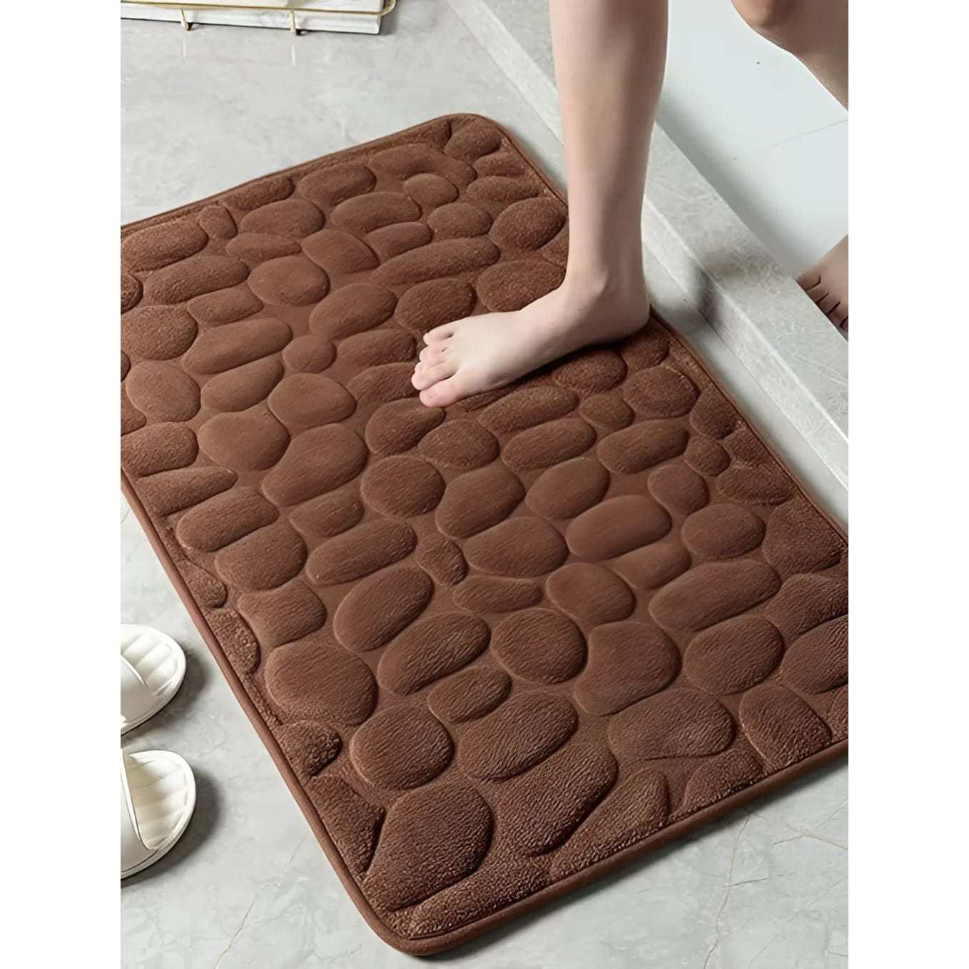 Alfombra de baño antideslizante efecto piedra café 40x60cm