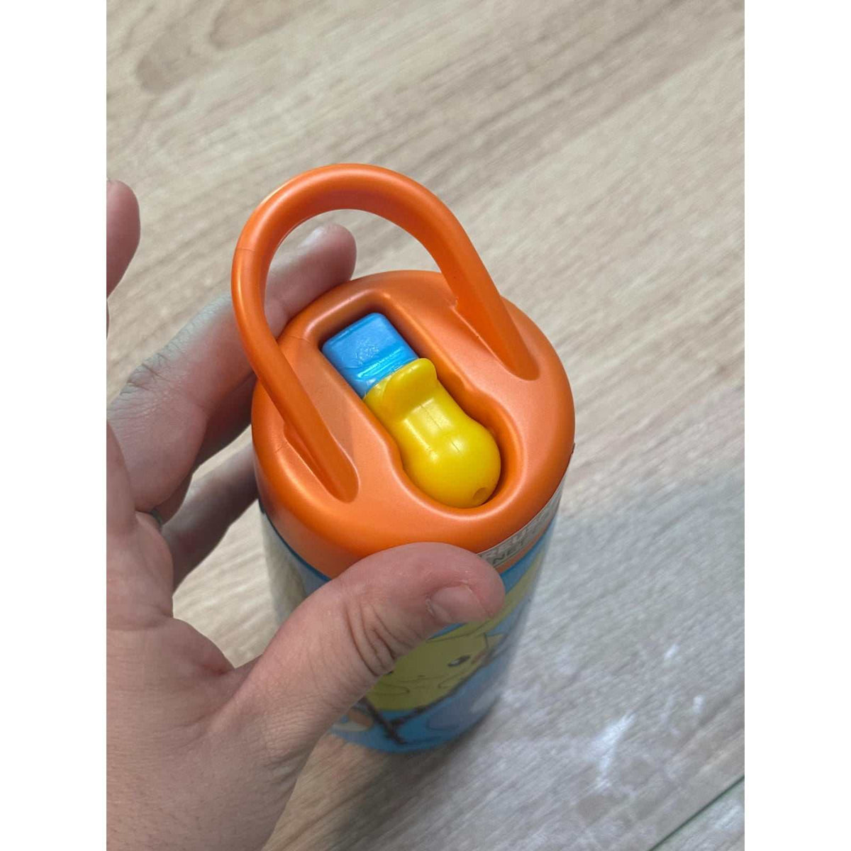 Botella de agua deportiva de 410ml con pajita y asa decorada con Pokémon iniciales