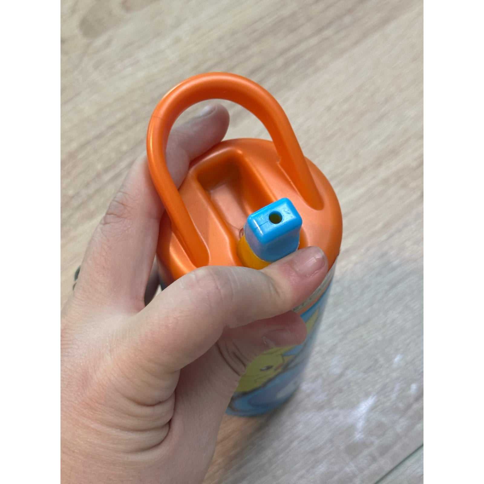 Botella de agua deportiva 410ml con pajita y asa decorada con Pokémon iniciales