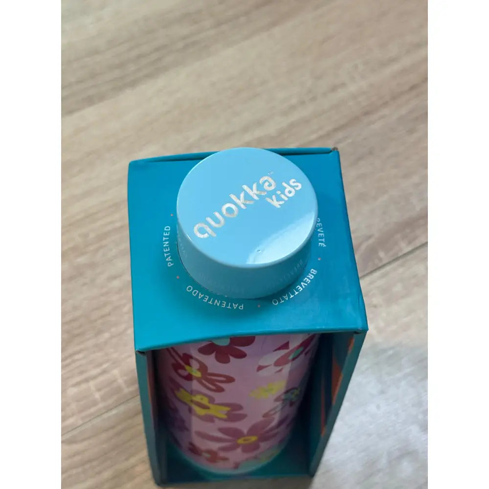 Botella térmica Quokka Kids Solid Flowers 330ml mantiene frío y calor para todo tipo de bebidas niños infantil acero