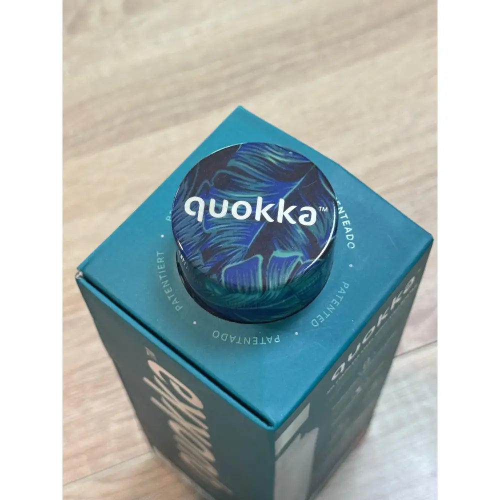 Botella térmica Quokka Solid Deep Jungle 630ml mantiene frío y calor para todo tipo de bebidas niños adultos acero