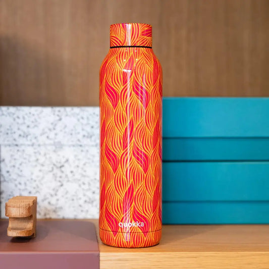 Botella térmica Quokka Solid Orange Bloom 630ml mantiene frío y calor para todo tipo de bebidas niños adultos acero