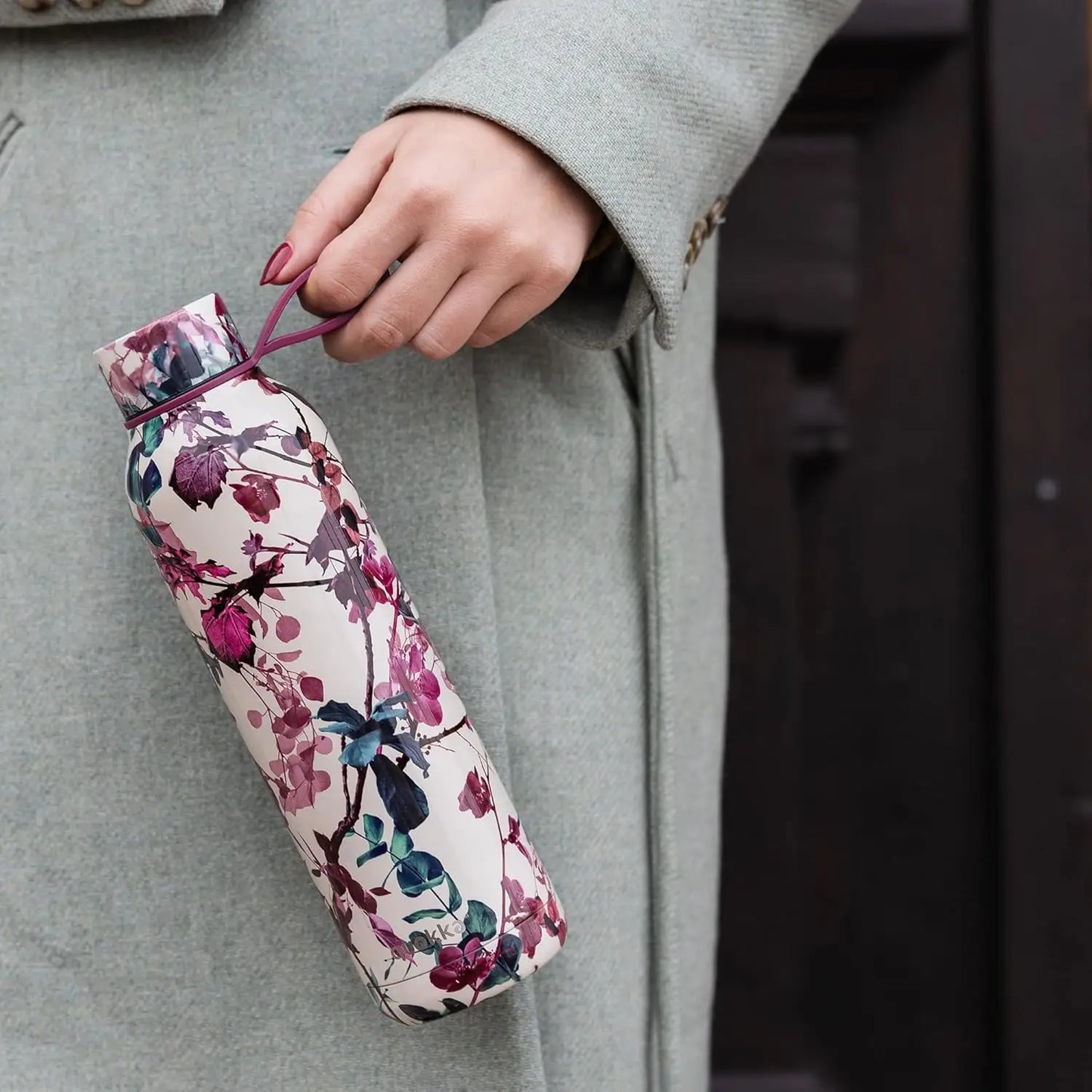 Botella térmica QUOKKA SOLID TREE BRANCHES COLGADOR STRAP 630ML