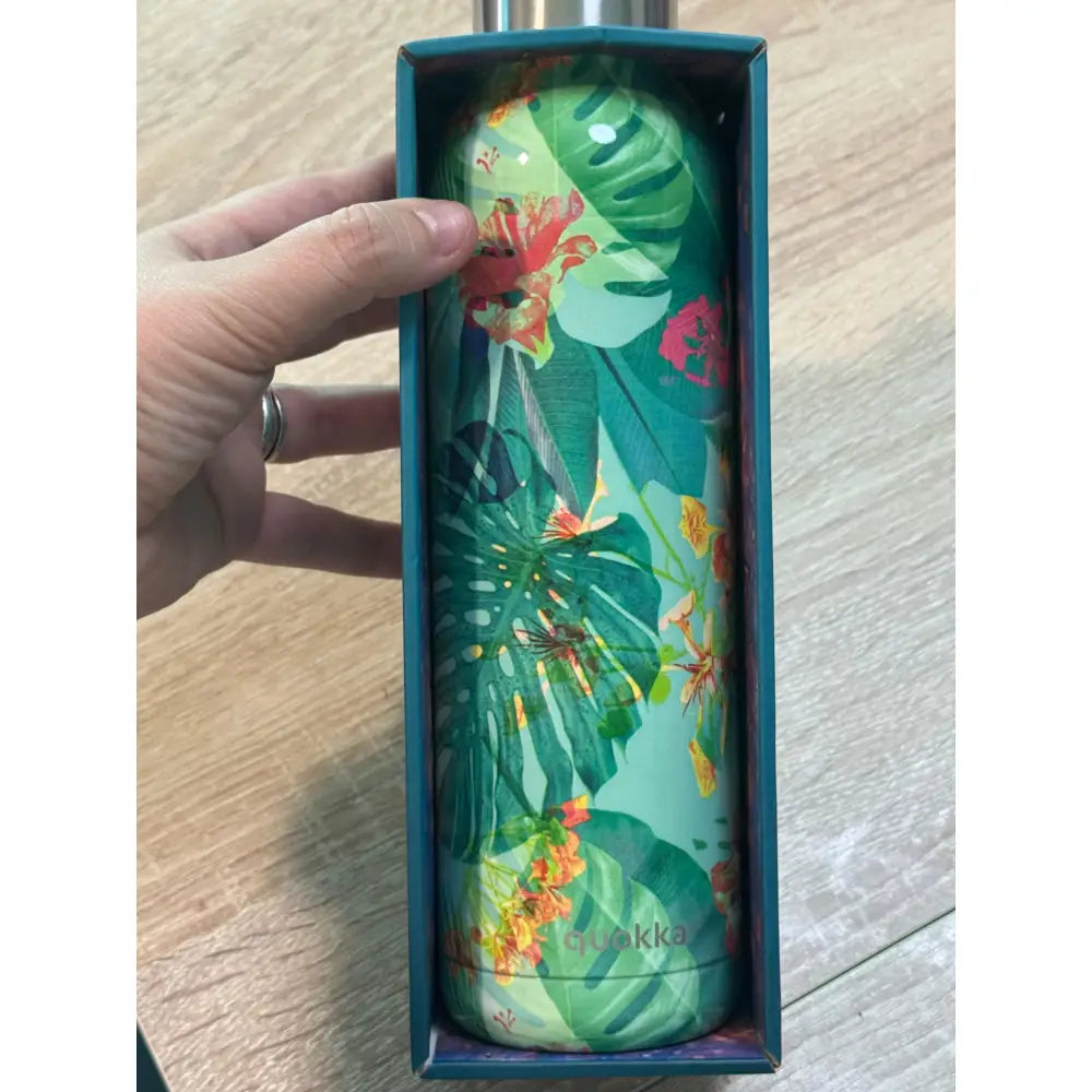 Botella térmica Quokka Solid Tropical 630ml mantiene frío y calor para todo tipo de bebidas niños adultos acero