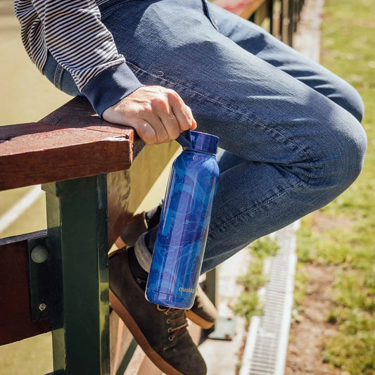 Botella térmica QUOKKA SOLID WAVES COLGADOR STRAP 630ML