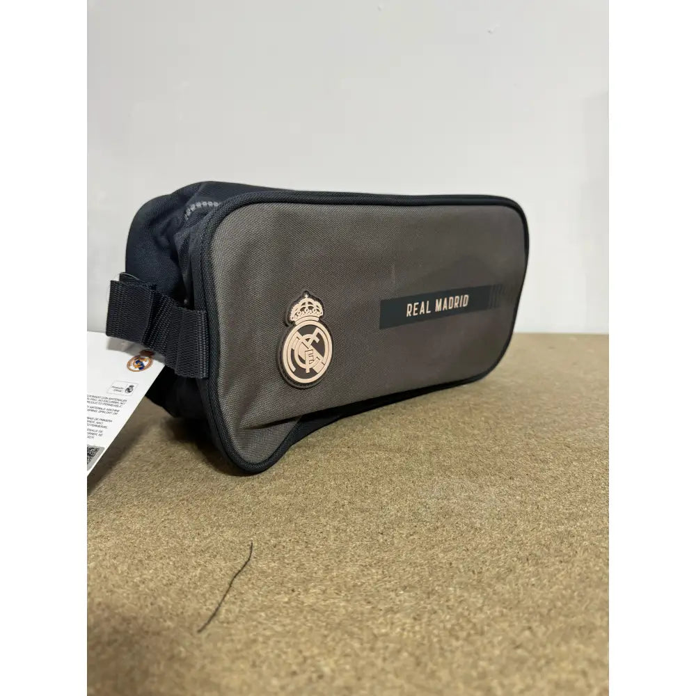 Neceser Real Madrid zapatillero multiusos 3º equipación 2024/2025 con asa 29x14x15 cm Mochila