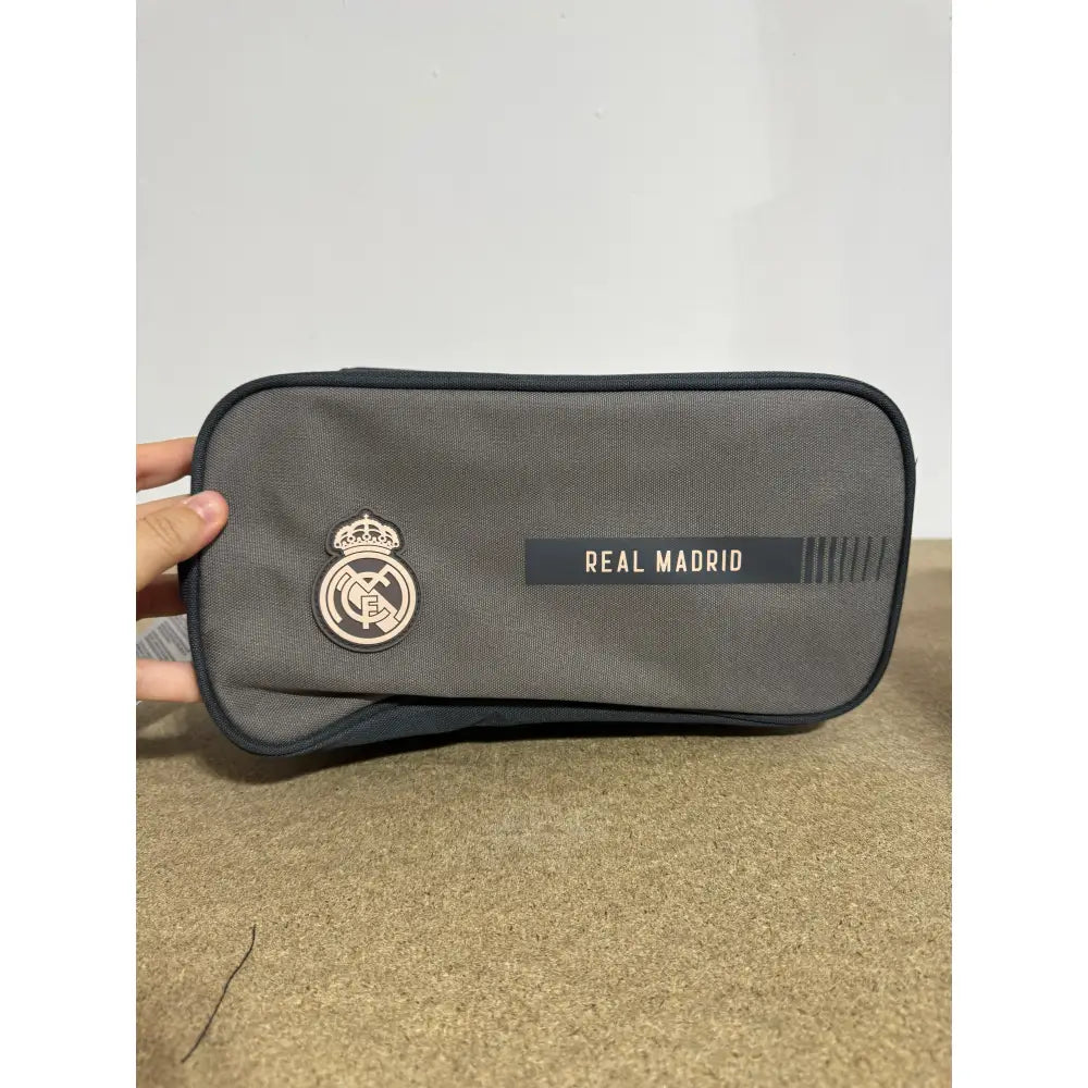 Neceser Real Madrid zapatillero multiusos 3º equipación 2024/2025 con asa 29x14x15 cm Mochila