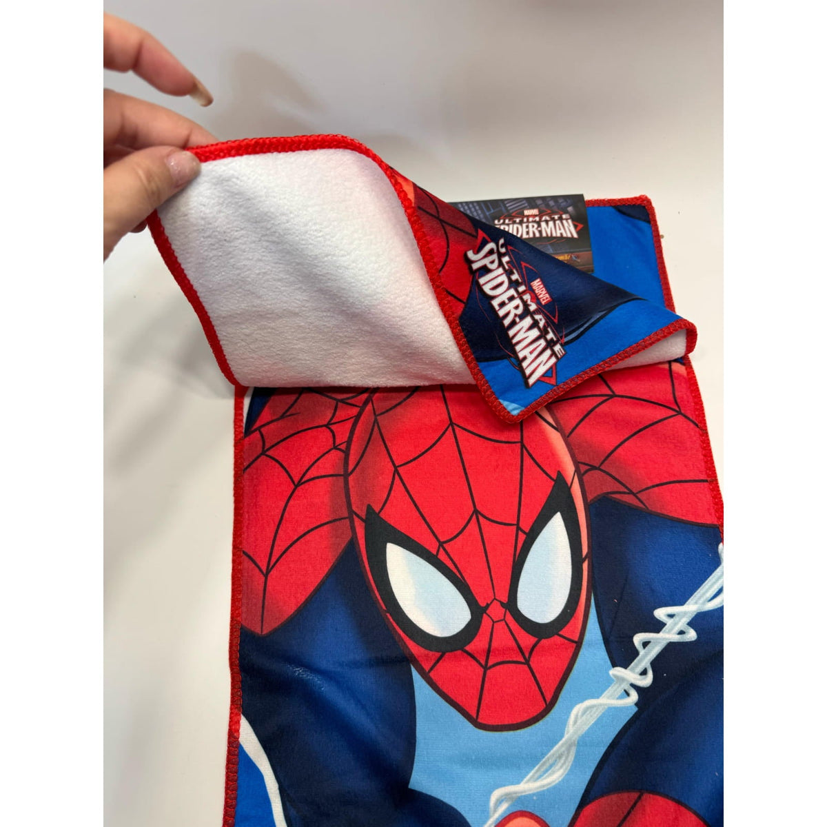 Set de toallas de microfibra Spiderman para cara y mano 30x30cm y 30x50cm