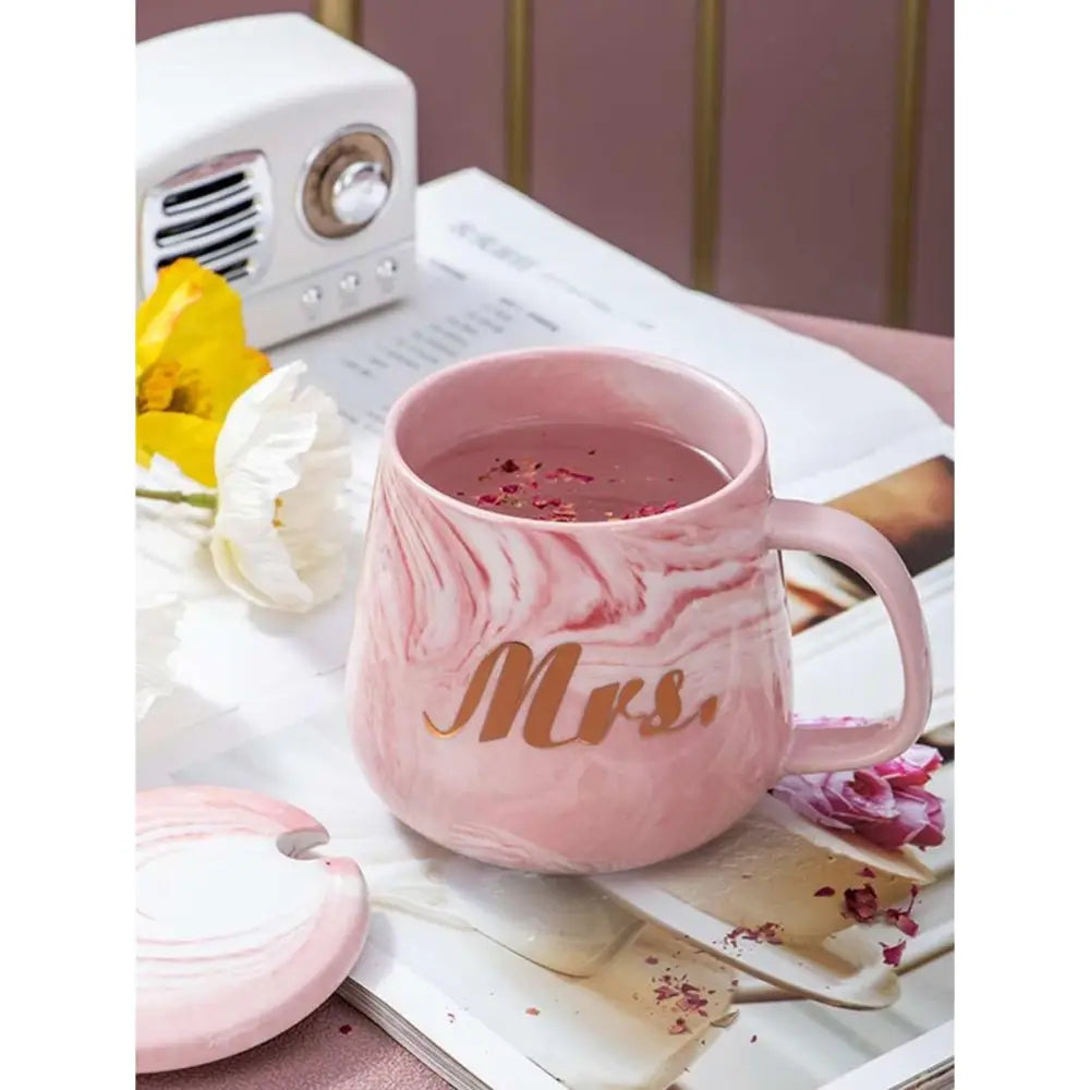 Tazas de Cerámica Mr y Mrs con Tapas Cucharas Juego 2 | Diseño Marmoleado para Parejas Regalo Original Boda Aniversario