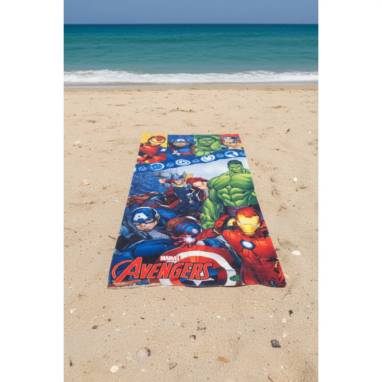 Toalla playa y piscina infantil Marvel Avengers 70x140cm