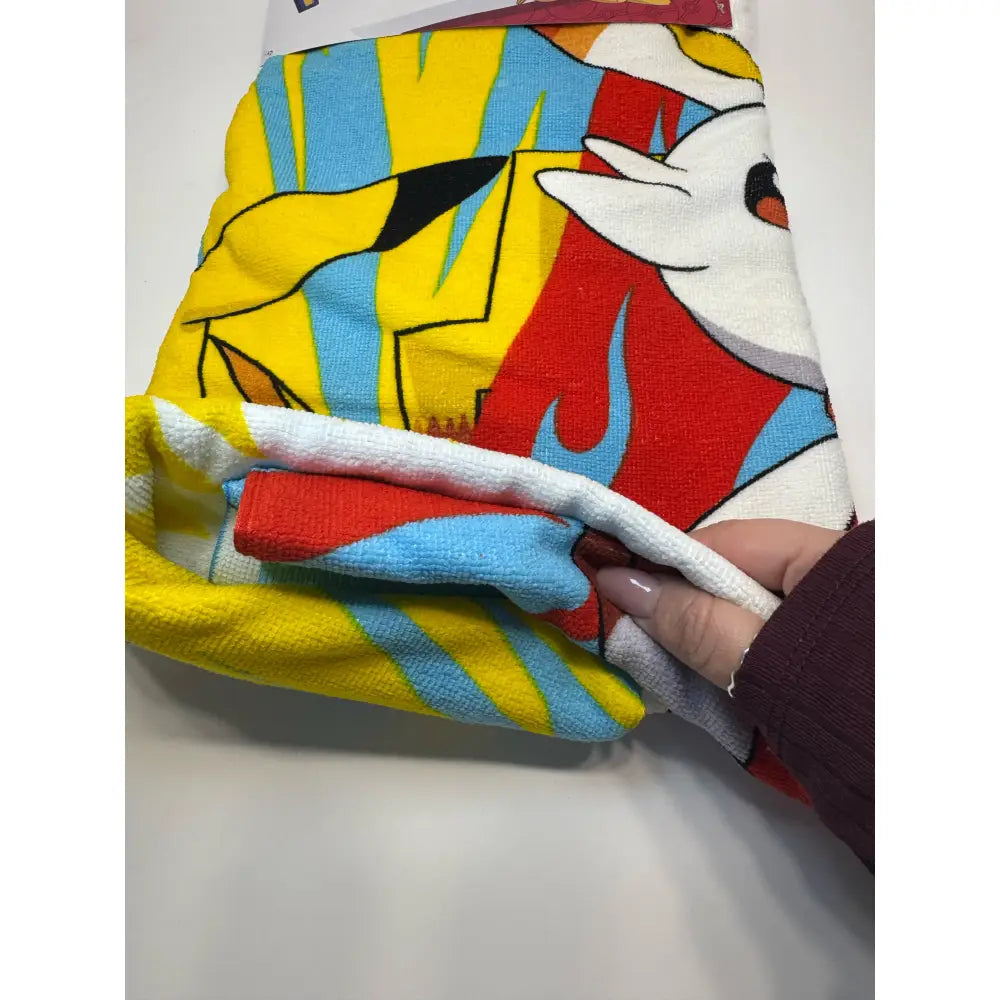 Toalla Playa Piscina Pokémon Pikachu vs Scorbunny 70x140cm infantil de microfibra para niños