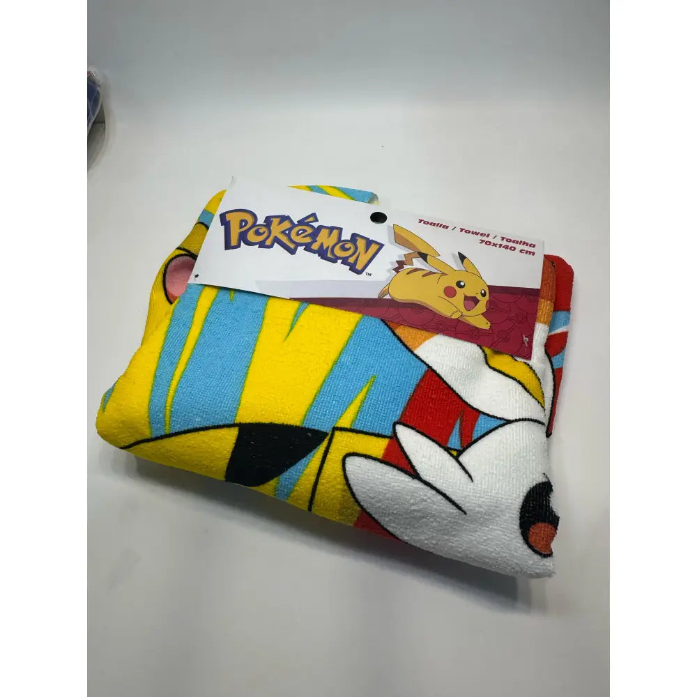 Toalla Playa Piscina Pokémon Pikachu vs Scorbunny 70x140cm infantil de microfibra para niños